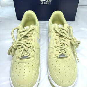 Nike Air Force 1 '07 LV8 Low Men's Shoes Buff Gold Sail Size 9.5M/11W